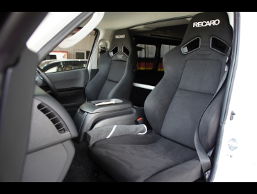 TOYOTA�@�n�C�G�[�X�@5�^�@�f�B�[�[���i2018�N�j�@�Ɂ@RECARO�i���J���j�@SR-7F�@GK100�@BK/BK�@���@SR-7F�@KK100�@BK�@����