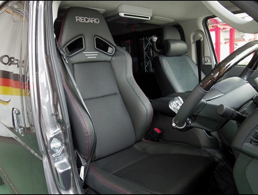 RECARO�i���J���V�[�g�j�@TOYOTA�@�n�C�G�[�X�@�Ɂ@RECARO�i���J���j�@SR-7F�@Lassic�@BK�@����