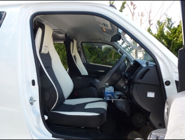 RECARO�i���J���V�[�g�j�@TOYOTA�@�n�C�G�[�X�@200�n�@4�^�@�O���@���S��GL�i�L�����s���O�j�@�Ɂ@RECARO�i���J���j�@LX-F�@IL110H�@���@�A�[�����X�g�t���@���E�@����