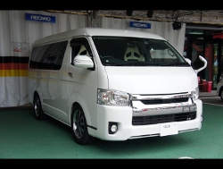 RECARO�i���J���V�[�g�j�@TOYOTA�@�n�C�G�[�X�@5�^�@���C�h�@�Ɂ@RECARO�i���J���j�@SR-7F�@Lassic�@���iA/R�^�C�v�j�@�~���E�@����