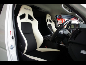 RECARO�i���J���V�[�g�j�@TOYOTA�@�n�C�G�[�X�@5�^�@���C�h�@�Ɂ@RECARO�i���J���j�@SR-7F�@Lassic�@���iA/R�^�C�v�j�@�~���E�@����