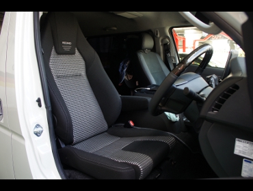 RECARO�i���J���V�[�g�j�@TOYOTA�@�n�C�G�[�X�@211K�i2018�N�j�@�Ɂ@RECARO�i���J���j�@LX-F�@IN110�@BK�@A/R�@����