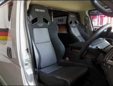 TOYOTA�@�n�C�G�[�X�i2006�N�j�@�Ɂ@RECARO�i���J���j�@SR-7F�@GK100�@BK/SIL�@�~���E�@����