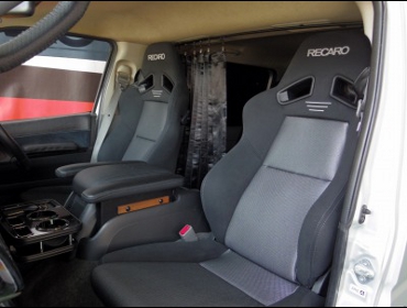 TOYOTA�@�n�C�G�[�X�i2006�N�j�@�Ɂ@RECARO�i���J���j�@SR-7F�@GK100�@BK/SIL�@�~���E�@����