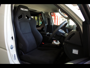 RECARO�i���J���V�[�g�j�@TOYOTA�@�n�C�G�[�X�i2018�N�j�@�Ɂ@RECARO�i���J���j�@SR-7F�@KK100�@BK�iA/R�^�C�v�j�@����