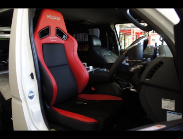 RECARO�i���J���V�[�g�j�@TOYOTA�@�n�C�G�[�X�i2019�N�j�@�Ɂ@RECARO�i���J���j�@SR-7F�@Lassic�@RED�@�A�[�����X�g�t���@����