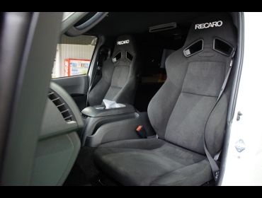 TOYOTA�@�n�C�G�[�X�@200�n�@5�^�@�i���[�@�f�B�[�[���@�Ɂ@RECARO�i���J���j�@SR-7F�@Kk100�@BK�iA/R�^�C�v�j�~���E�@����