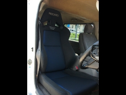 TOYOTA�@�n�C�G�[�X�@�Ɂ@RECARO�i���J���j�@SR-7F�@GK100�@BK/BL�@�V�[�g�q�[�^�[�t���@����