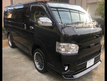 TOYOTA�@200�n�n�C�G�[�X�@�Ɂ@RECARO�i���J���j�@SR-7F�@Lassic�@���@����