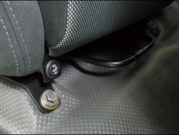 TOYOTA�@�n�C�G�[�X�@4�^�i2015�N�j�@�Ɂ@RECARO�i���J���j�@SR-7�@GK100�@BK/SIL�@�V�[�g�q�[�^�[�t���@����