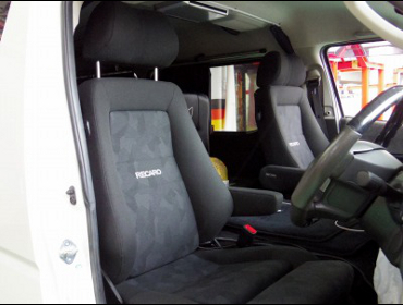 TOYOTA�@�n�C�G�[�X�@200�n�@���C�h�@�Ɂ@RECARO�i���J���j�@�G���S���hMV�@BK�@�V�[�g�q�[�^�[�t���@���@�A�[�����X�g�t���@�~���E�@����