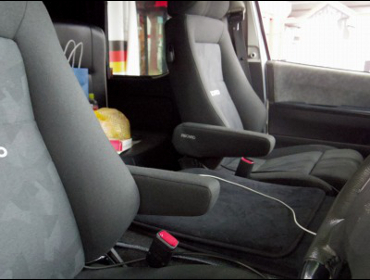 TOYOTA�@�n�C�G�[�X�@200�n�@���C�h�@�Ɂ@RECARO�i���J���j�@�G���S���hMV�@BK�@�V�[�g�q�[�^�[�t���@���@�A�[�����X�g�t���@�~���E�@����