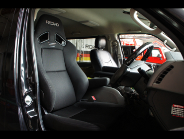 TOYOTA�@�n�C�G�[�X�@2�^�i2009�N���j�@�Ɂ@RECARO�i���J���j�@SR-7F�@GK100�@BK/BK�@����