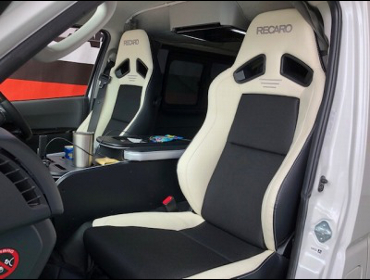 TOYOTA�@�n�C�G�[�X�@4�^�@�i���[�@�Ɂ@RECARO�i���J���j�@SR-7F�@Lassic�@���@�~���E�@����