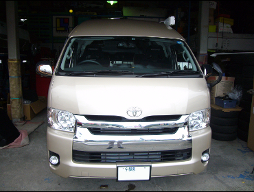 TOYOTA�@�n�C�G�[�X�@5�^�@�K�\�����@�L�����y�[�����ԁ@�Ɂ@RECARO�i���J���j�@SR-7F�@GK100�@BK�@�~���E�@����