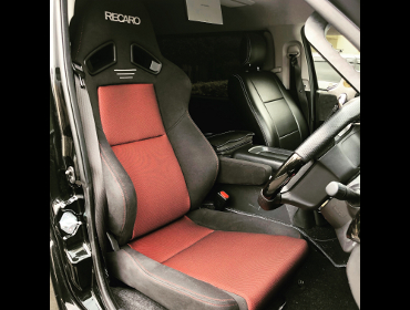 TOYOTA�@�n�C�G�[�X�@5�^���C�h�@���S��GL�@�Ɂ@RECARO�i���J���j�@SR-7F�@GK100�@BK/RED�@����