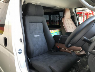 TOYOTA�@�n�C�G�[�X�@5�^DX�@�Ɂ@RECARO�i���J���j�@�G���S���hMV�@BK�@����
