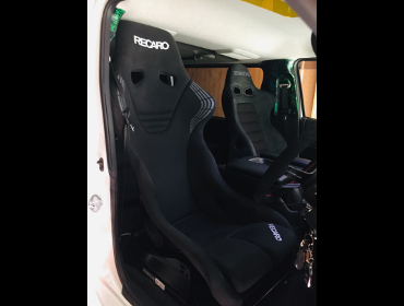 TOYOTA�@�n�C�G�[�X�@�Ɂ@RECARO�i���J���j�@RS-GS�@BK�@����