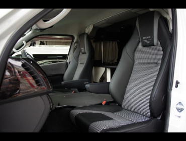 TOYOTA�@�n�C�G�[�X�@TRH219W���i2018�N�j�@�Ɂ@RECARO�i���J���j�@LX-F�@IL110H�@BK�@�A�[�����X�g�t���@�~���E�@����