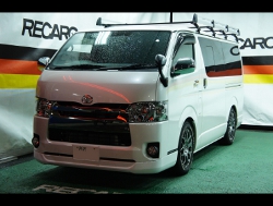 TOYOTA�@�n�C�G�[�X�@200�n�@5�^�i2019�N�j�@�Ɂ@RECARO�i���J���j�@SR-7�@GK100�@BK/RED�@����