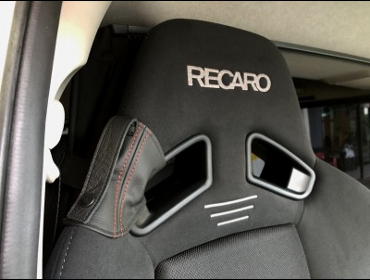 TOYOTA�@200�n�n�C�G�[�X�@�Ɂ@RECARO�i���J���j�@SR-7F�@GK100�@BK/BK�@����