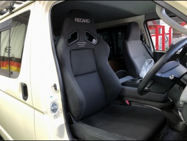 TOYOTA�@�n�C�G�[�X�@�Ɂ@RECARO�i���J���j�@SR-7F�@GK100�@BK/BK�@����