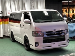 TOYOTA�@�n�C�G�[�X�@5�^�@�f�B�[�[���@�i���[�{�f�B�i2019�N�j�@�Ɂ@RECARO�i���J���j�@SR-7F�@GK100�@BK/BK�@����