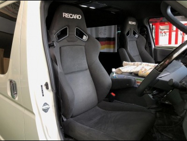 TOYOTA�@�n�C�G�[�X�@200�n�@�Ɂ@RECARO�i���J���j�@SR-7F�@KK100�@BK�@�V�[�g�q�[�^�[�@���@�A�[�����X�g�t���@�~���E�@����