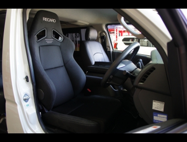 TOYOTA�@�n�C�G�[�X�@�Ɂ@RECARO�i���J���j�@SR-7F�@GK100�@BK/BK�@����