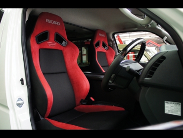 TOYOTA�@���W�A�X�G�[�X�@KDH201V���@�Ɂ@RECARO�i���J���j�@SR-7F�@GU100�@RED�@�~���E�@����
