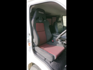 TOYOTA�@�n�C�G�[�X�@200�n�@�Ɂ@RECARO�i���J���j�@SR-7F�@GK100�@BK/RED�@A/R�@����
