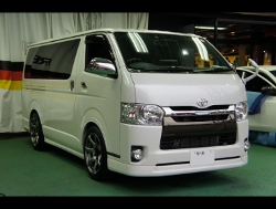 TOYOTA�@�n�C�G�[�X�@5�^�@�f�B�[�[���@�i���[�{�f�B�@�Ɂ@RECARO�i���J���j�@�I���\�y�hDL220HV�@�E�@�~���E�@����