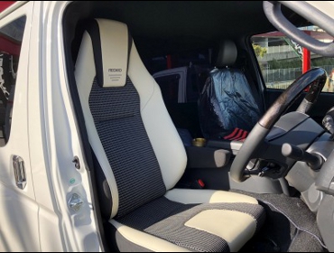 TOYOTA�@�n�C�G�[�X�@5�^�i2019�N�j�@�Ɂ@RECARO�i���J���j�@LX-F�@IL110H�@���@A/R�@����