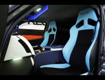 TOYOTA�@�n�C�G�[�X�@�Ɂ@RECARO�i���J���j�@SR-7F�@Lassic�@���F�@�~���E�@����