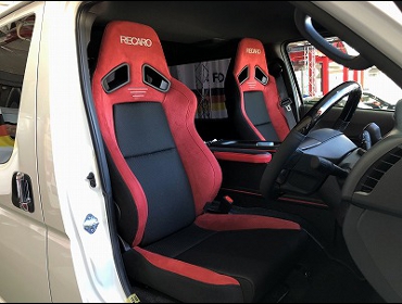 TOYOTA�@�n�C�G�[�X�@200�n�@5�^�@�i���[�@�f�B�[�[���ԁ@�Ɂ@RECARO�i���J���j�@SR-7F�@GU100�@RED�@A/R�^�C�v�@�~���E�@����