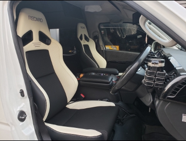 TOYOTA�@200�n�n�C�G�[�X�@�Ɂ@RECARO�i���J���j�@SR-7F�@Lassic�@���@A/R�@�V�[�g�q�[�^�[�t���@�~���E�@����