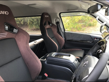 TOYOTA�@�n�C�G�[�X�@200�n�@5�^�@�K�\�����ԁ@�Ɂ@RECARO�i���J���j�@SR-7F�@GU100H�@�u���E���@�V�[�g�q�[�^�[�t���@�~���E�@����