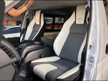 TOYOTA�@�n�C�G�[�X�@5�^�@�f�B�[�[���@�i���[�{�f�B�@�Ɂ@RECARO�i���J���j�@LX-F�@IL110H�@���@A/R�^�C�v�@�~���E�@����