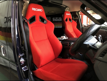 TOYOTA�@�n�C�G�[�X�@�Ɂ@RECARO�i���J���j�@SR-7F�@KK100�@RED�@�~���E�@����