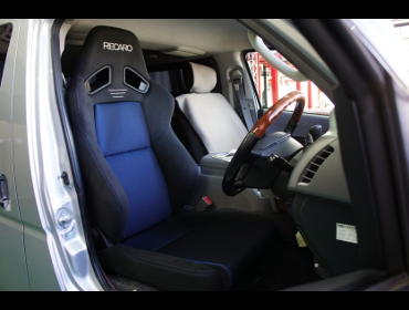TOYOTA�@�n�C�G�[�X�i2009�N�j�@�Ɂ@RECARO�i���J���j�@SR-7F�@GK100�@BK/�u���[�@����