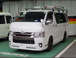 TOYOTA�@�n�C�G�[�X�i2018�N�j�@�Ɂ@RECARO�i���J���j�@�I���\�y�hDL220HV�@����