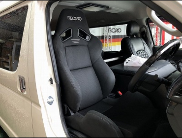 TOYOTA�@�n�C�G�[�X�@200�n�i2017�N�j�@�Ɂ@RECARO�i���J���j�@SR-7�@GK100�@BK/BK�@����