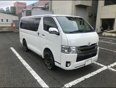 TOYOTA�@200�n�n�C�G�[�X�@5�^�@�f�B�[�[���@�i���[�@�Ɂ@RECARO�i���J���j�@SR-7F�@GK100�@BK/BK�@A/R�@����