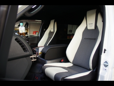 TOYOTA�@�n�C�G�[�X�@5�^�i2019�N�j�@�Ɂ@RECARO�i���J���j�@LX-F�@IL110H�@���@�~���E�@����