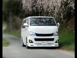 TOYOTA�@200�n�n�C�G�[�X�@3�^�@����@DX�@�t�����g3�l�|���@�Ɂ@RECARO�i���J���j�@SR-7F�@KK100�@BK�@����