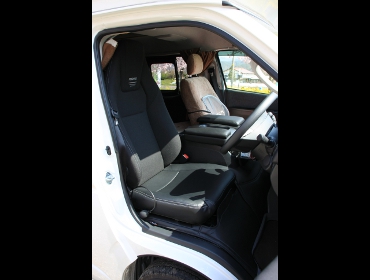 TOYOTA�@�n�C�G�[�X�@THR219W�i2018�N�j�@�Ɂ@RECARO�i���J���j�@LX-F�@TR�@NN�@BK�@����