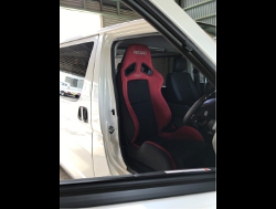 TOYOTA�@�n�C�G�[�X�@200�n�@4�^�@�X�[�p�[GL�@�Ɂ@RECARO�i���J���j�@SR-7�@GU100�@RED�@����