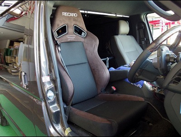 TOYOTA�@�n�C�G�[�X�i2019�N�j�@�Ɂ@RECARO�i���J���j�@SR-7F�@GU100�@�u���E���iA/R�^�C�v�j�@����