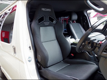 TOYOTA�@�n�C�G�[�X�@�X�[�p�[GL�@�Ɂ@RECARO�i���J���j�@SR-7F�@GK100�@BK/SIL�@�A�[�����X�g�t���@����