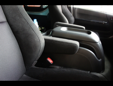 TOYOTA�@�n�C�G�[�X�@�Ɂ@RECARO�i���J���j�@SR-7F�@GU100�@BK�@�A�[�����X�g�t���@�~���E�@����